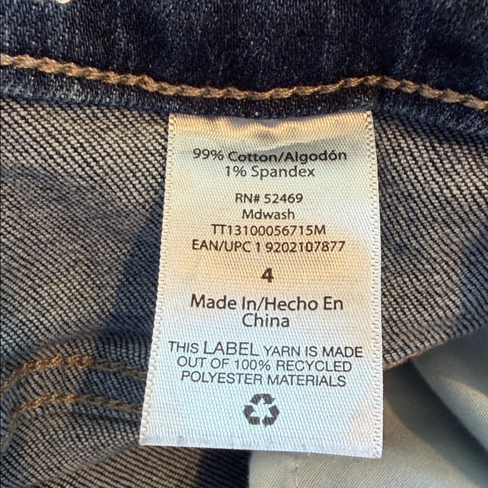 Time and Tru Mid-Rise Distressed Jeans Size 4 - Picture 5 of 16